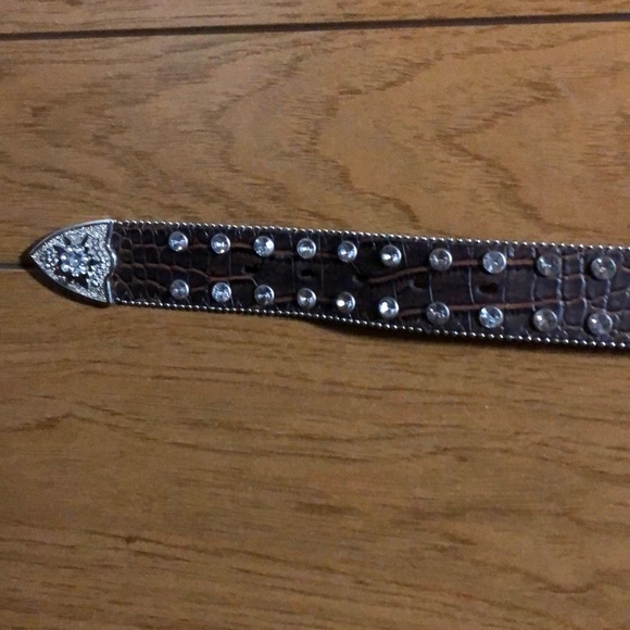 A belt - Picture 3 of 4